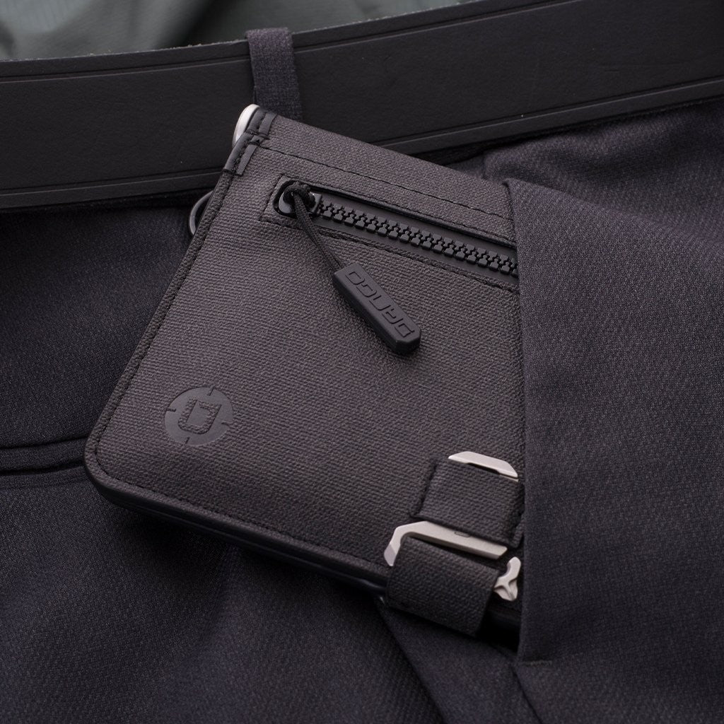 P02 Pioneer Travel Wallet
