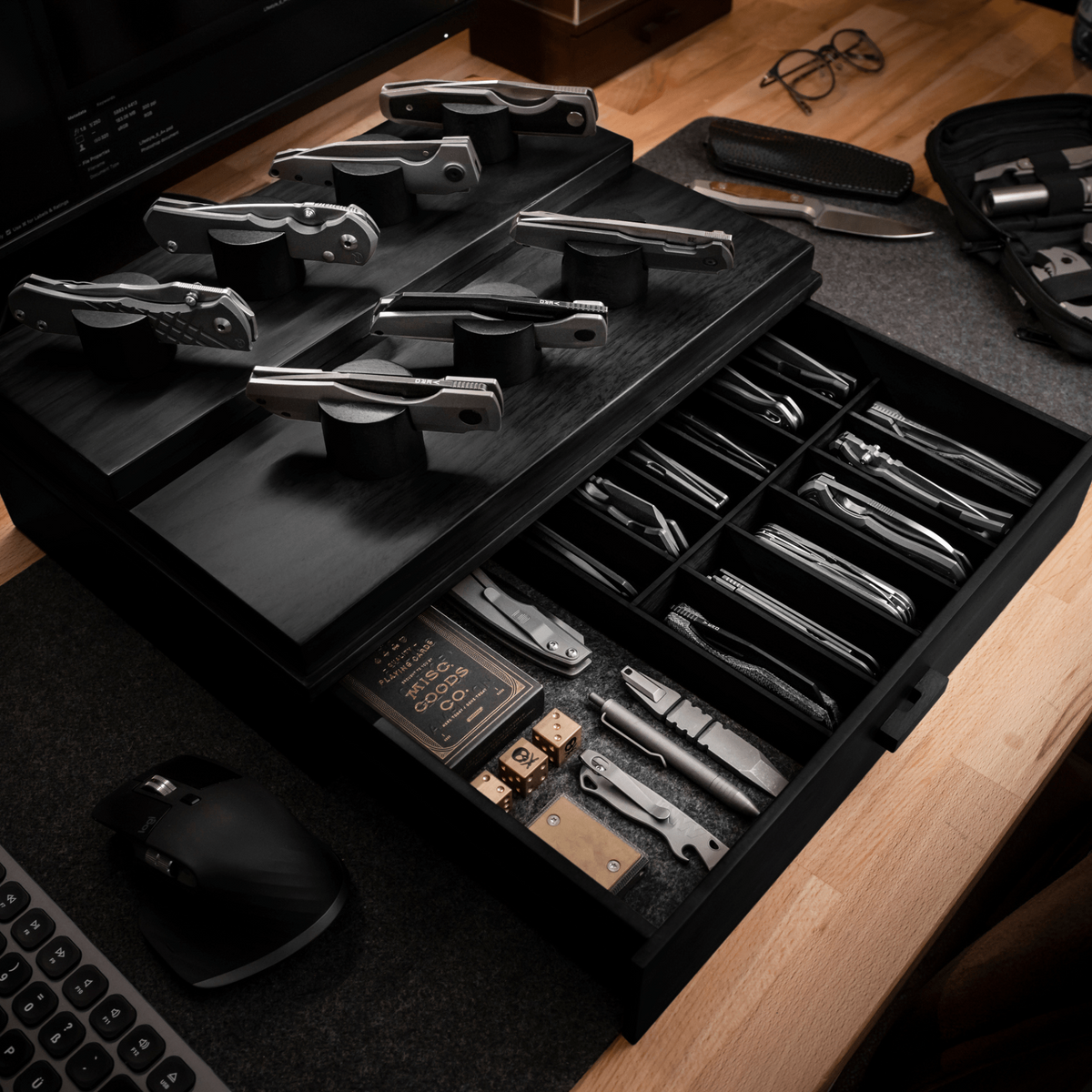 Armory Knife Display