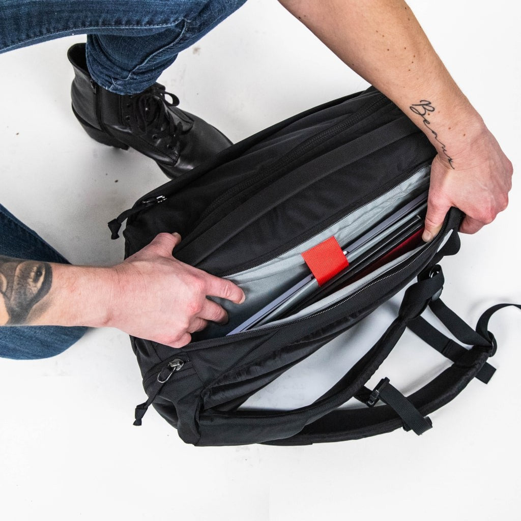 Civic Panel Loader 16 L Backpack