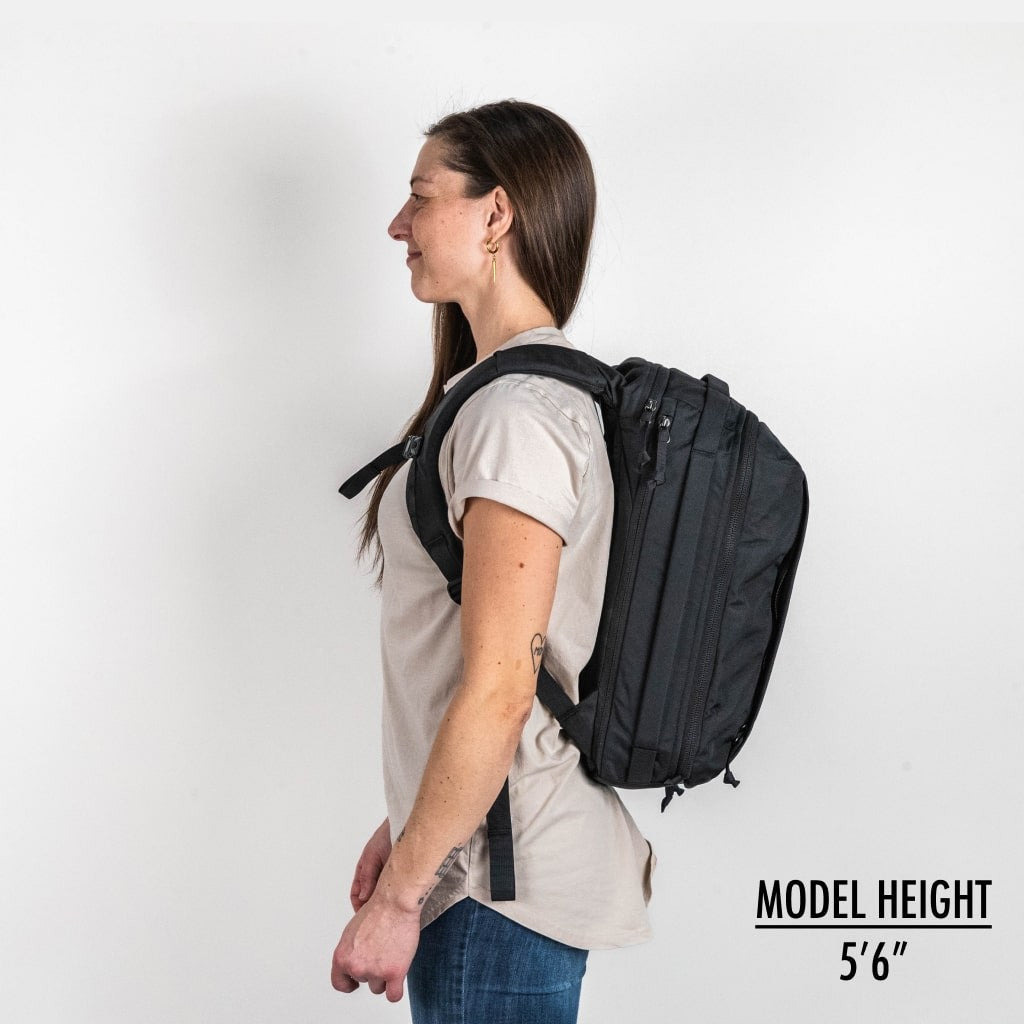 Civic Panel Loader 16 L Backpack