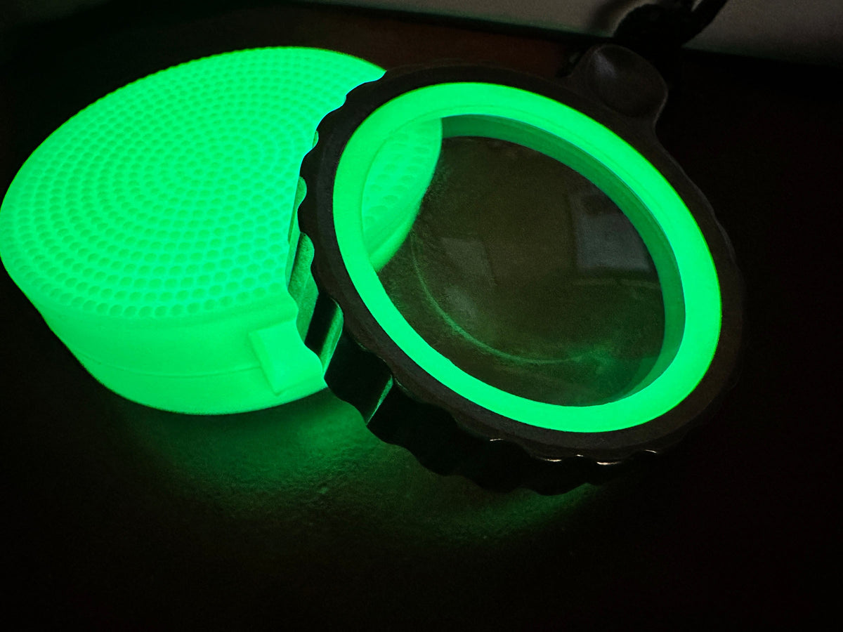 Titan Zoom Pocket Magnifier