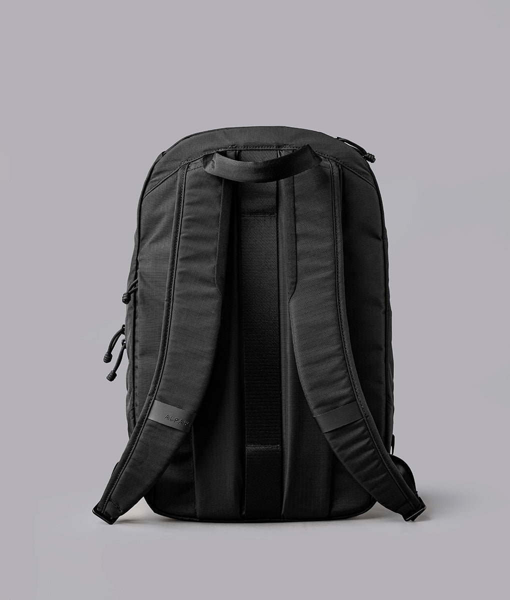 Essential 16 L - Reppu