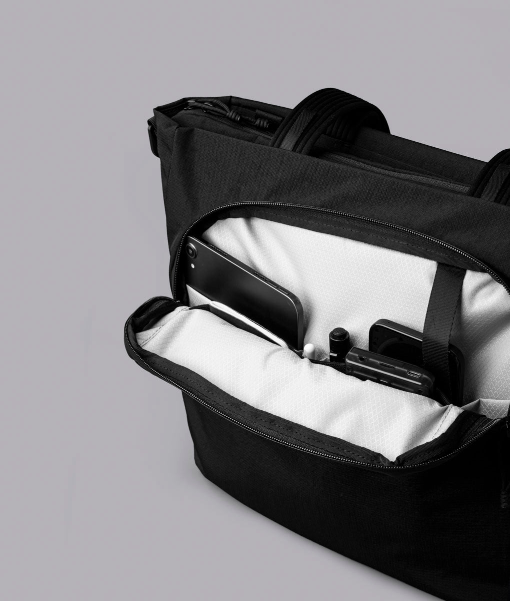 BravoTote14LAxoflux400DRipstopNylonBlack_0015.jpg