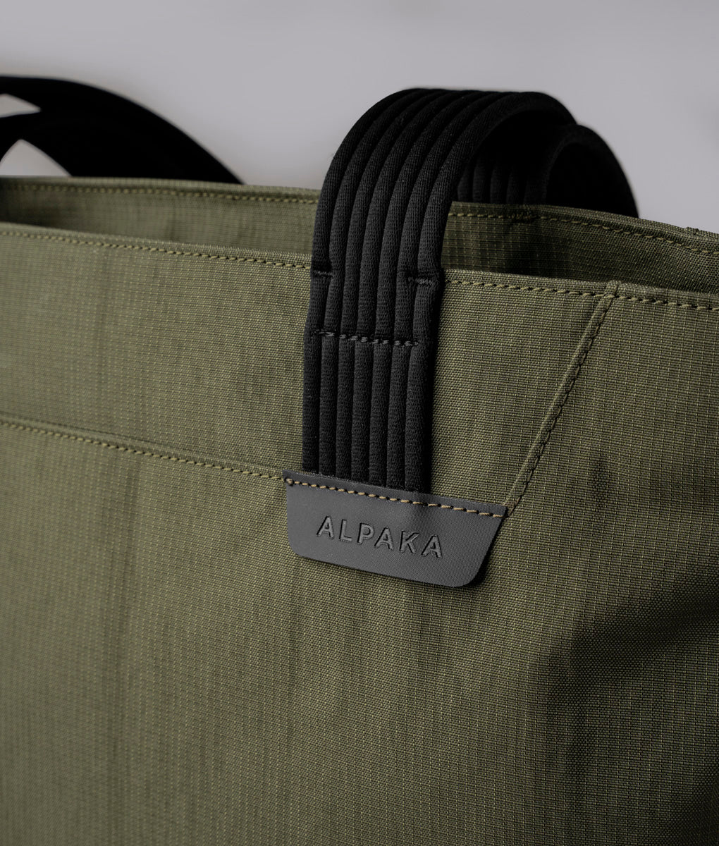 Flight Tote