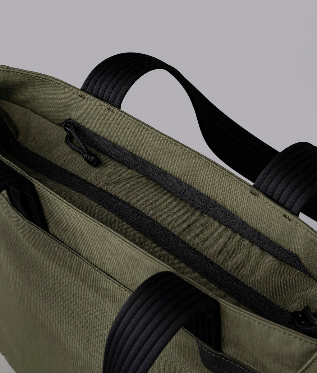Flight Tote