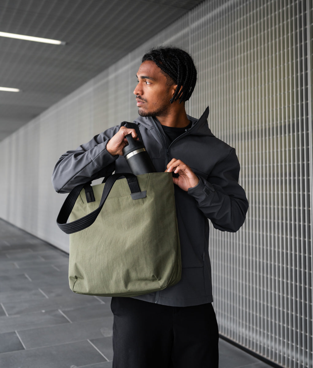 Flight Tote