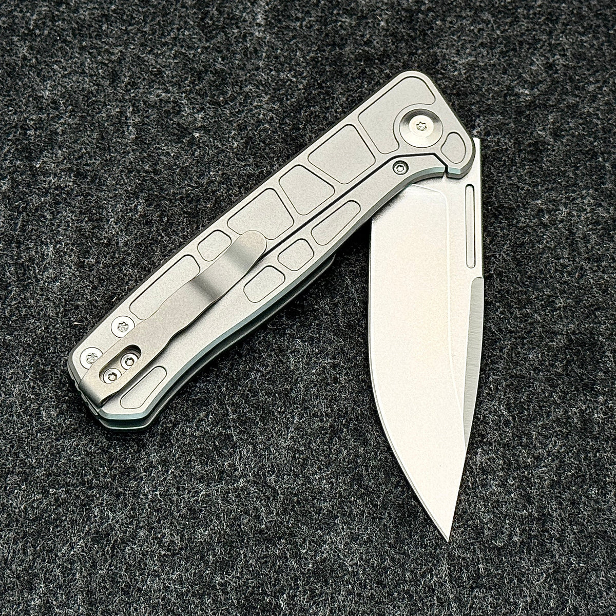 Neutron Star Era-2 Nail Groove Knife