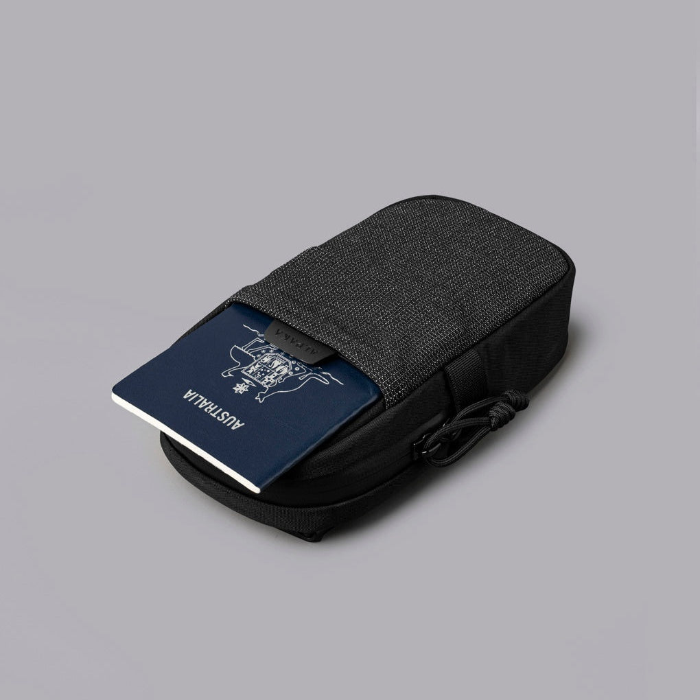 ModularShoulderPocketMaxAxoflux400DBlack_WashedNylon__0003_edited.jpg