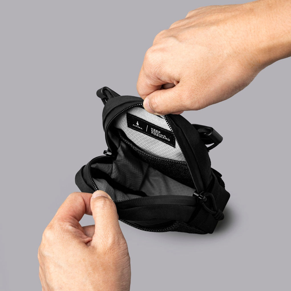 ModularShoulderPocketMaxAxoflux400DBlack_WashedNylon__0009_edited.jpg