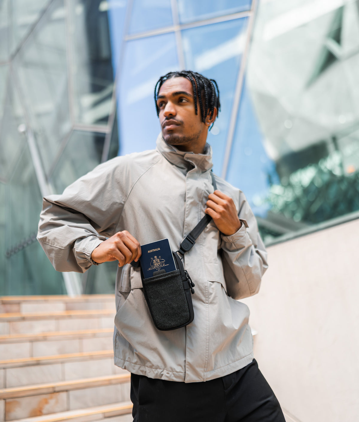 Modular_Shoulder_Pocket_Black_Max_ORIGINAL_00-3.jpg