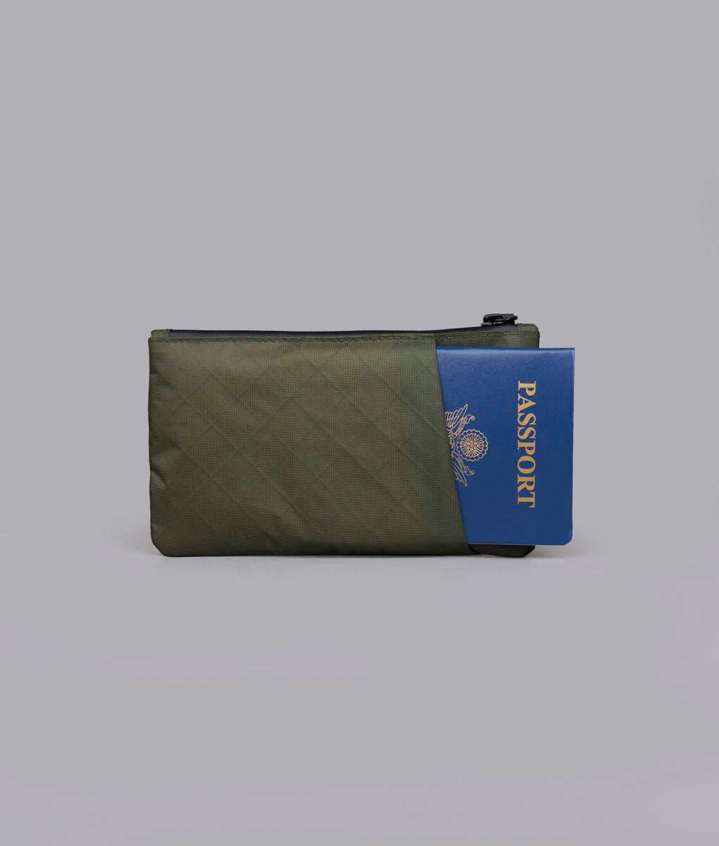Alpaka Zip Clutch
