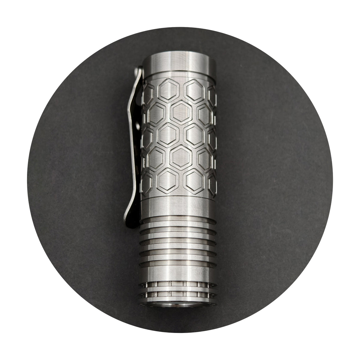 Dawn Hex Titanium - Taskulamppu
