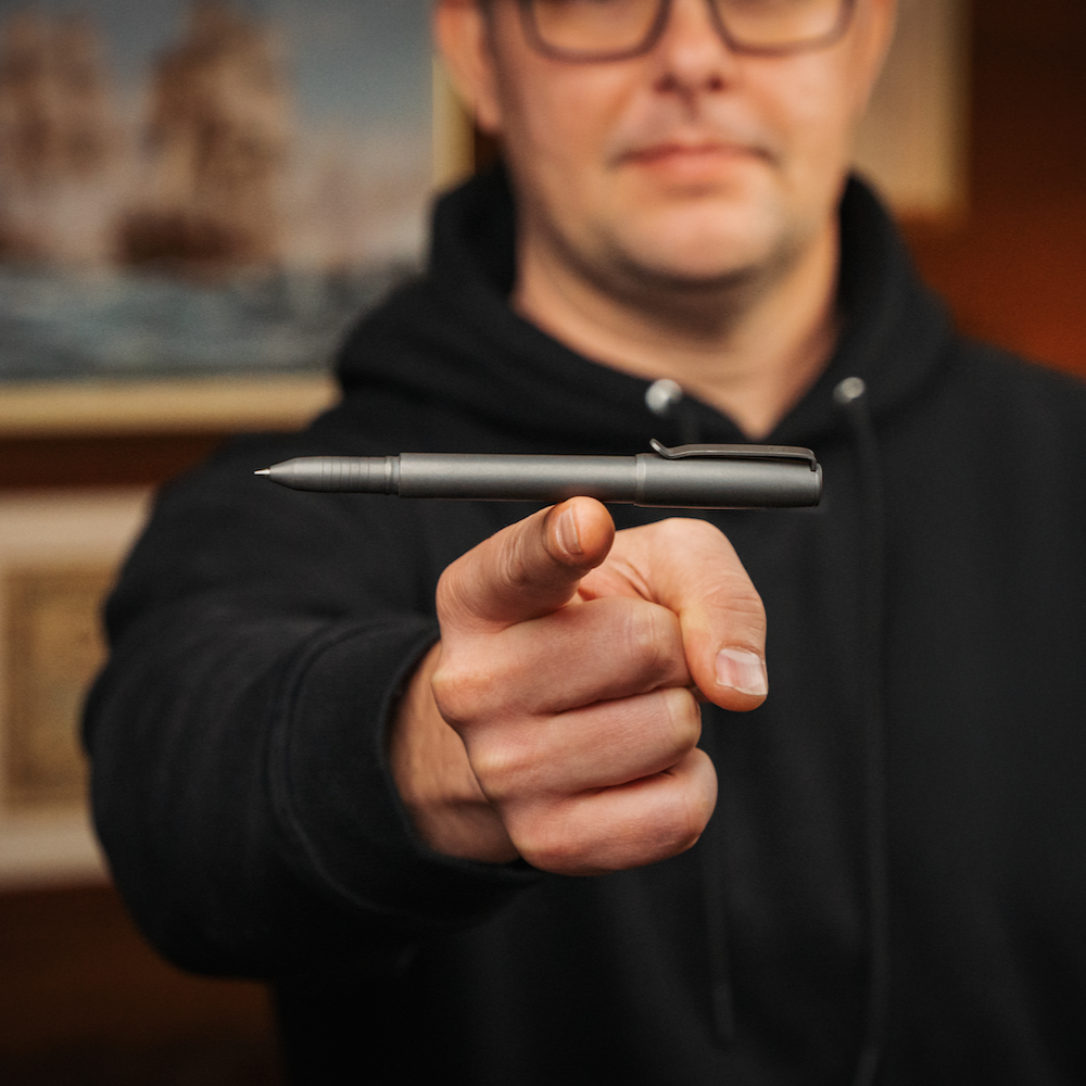 Base Line Capped Titanium Pen
