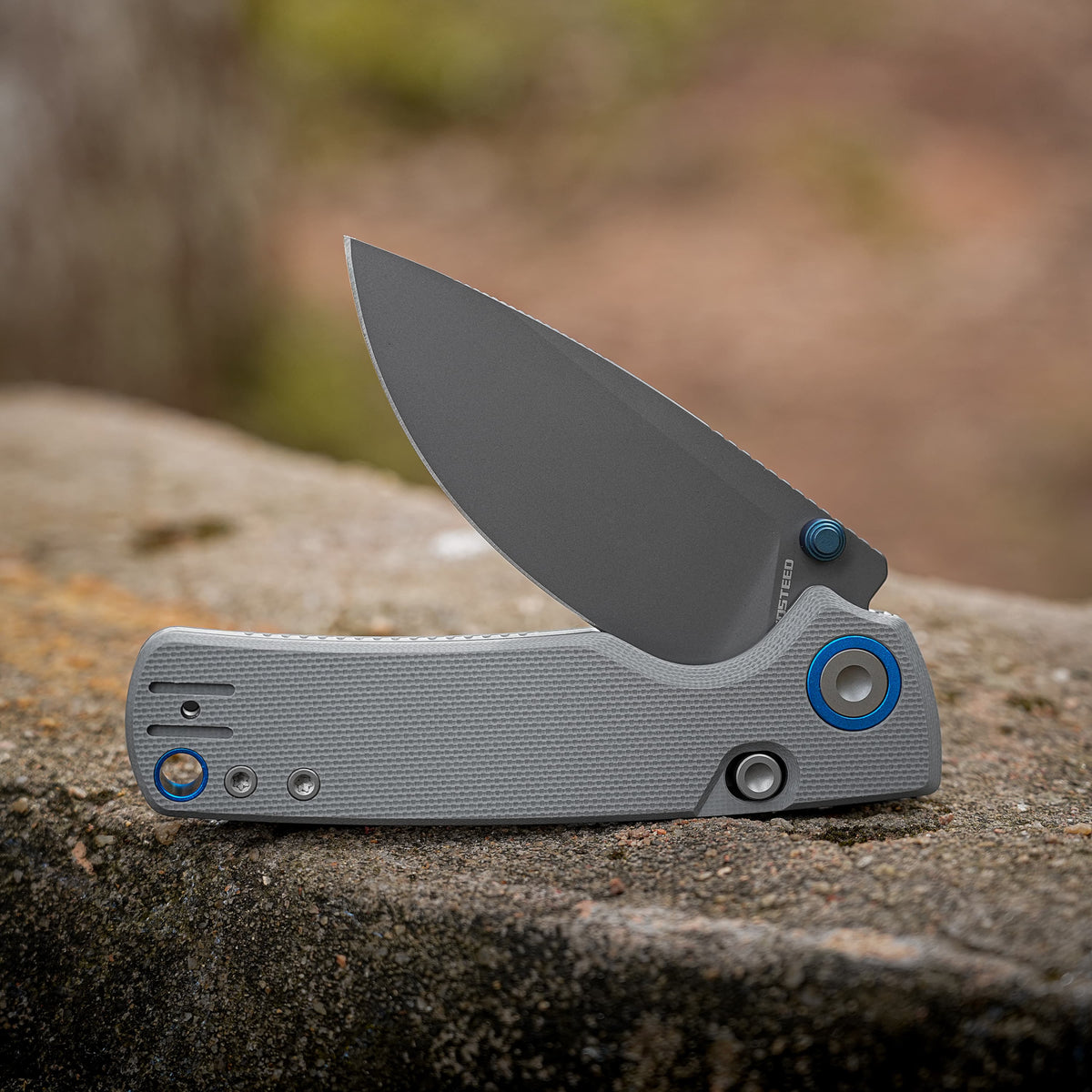 Vosteed Porcupine Thumb Stud Knife