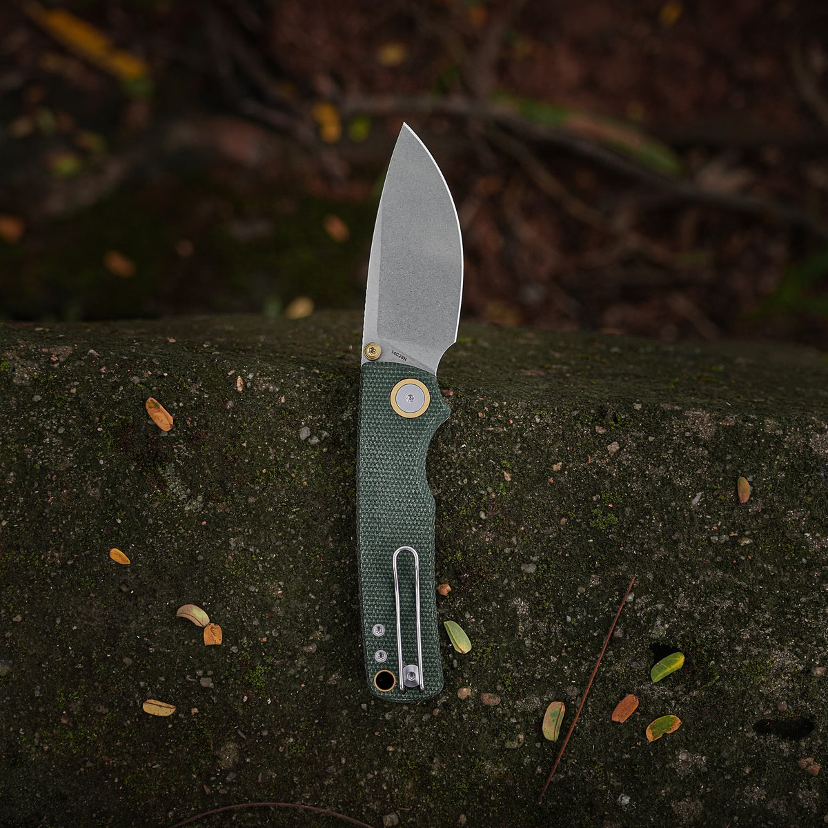 Vosteed Porcupine Thumb Stud Knife