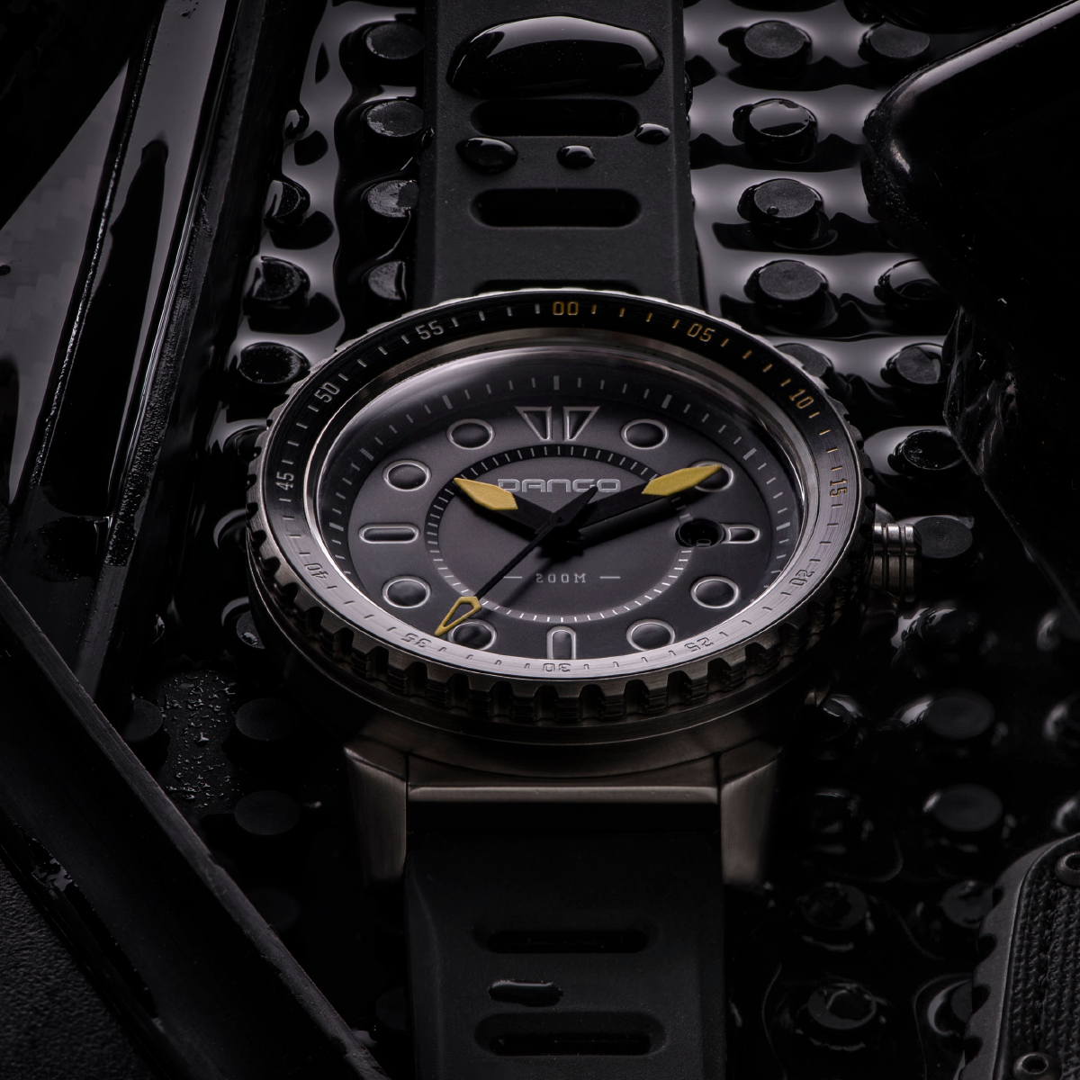 DV-01 Dive Watch