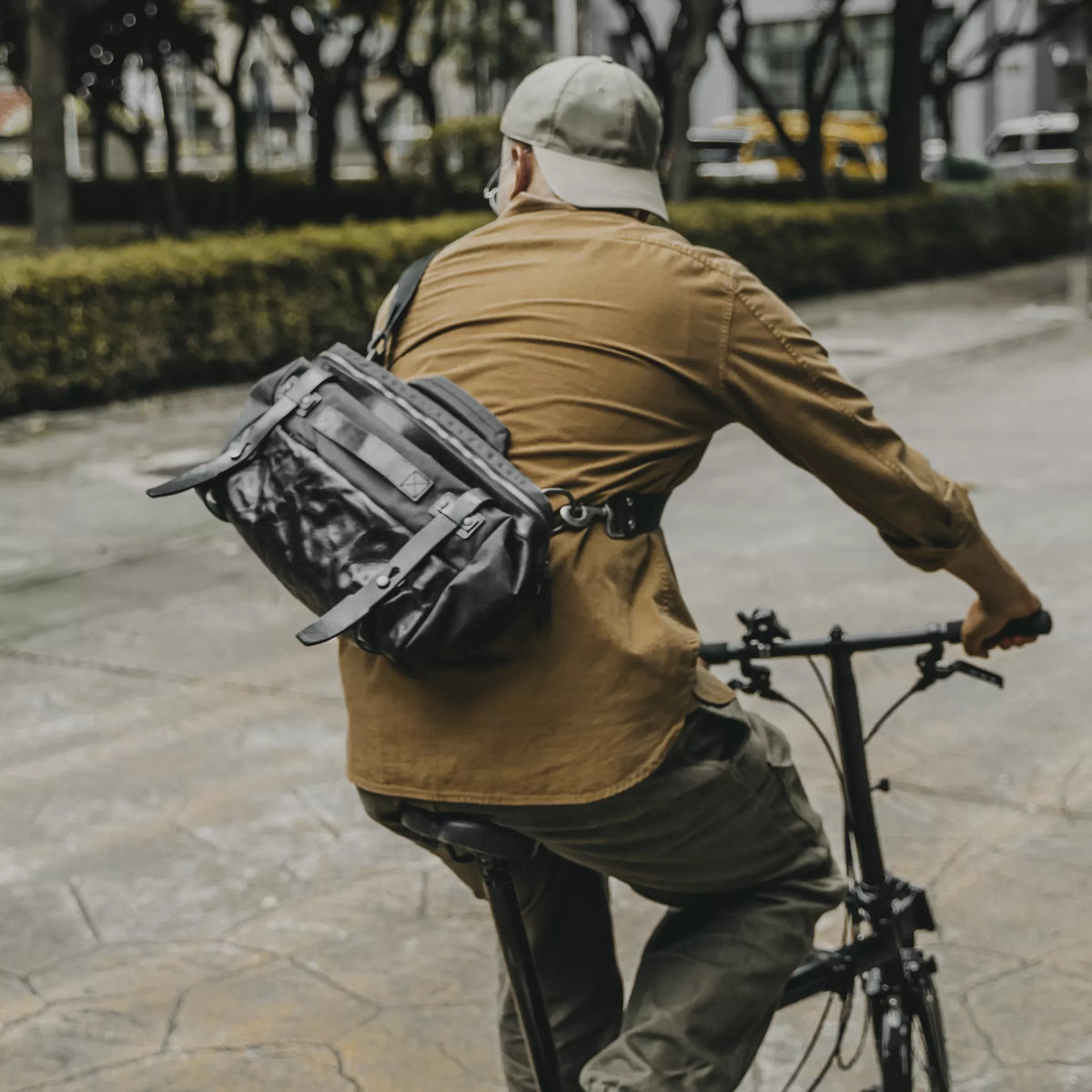 Easy Rider 9.5 L Sling Bag