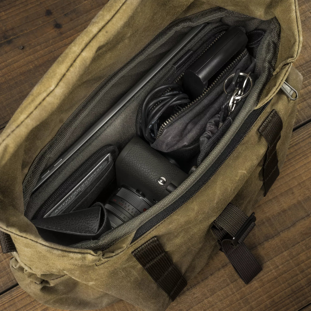 Pilot Travel Camera Bag 7 L