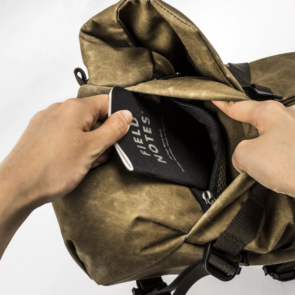 Pilot Travel Camera Bag 7 L