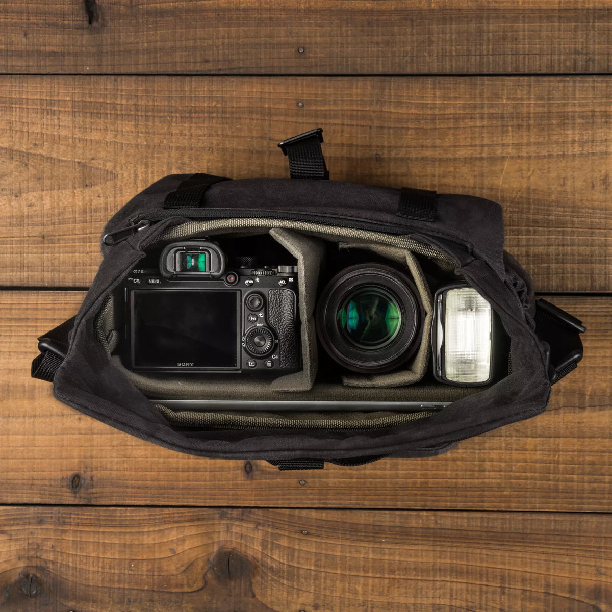 Pilot Travel Camera Bag 7 L