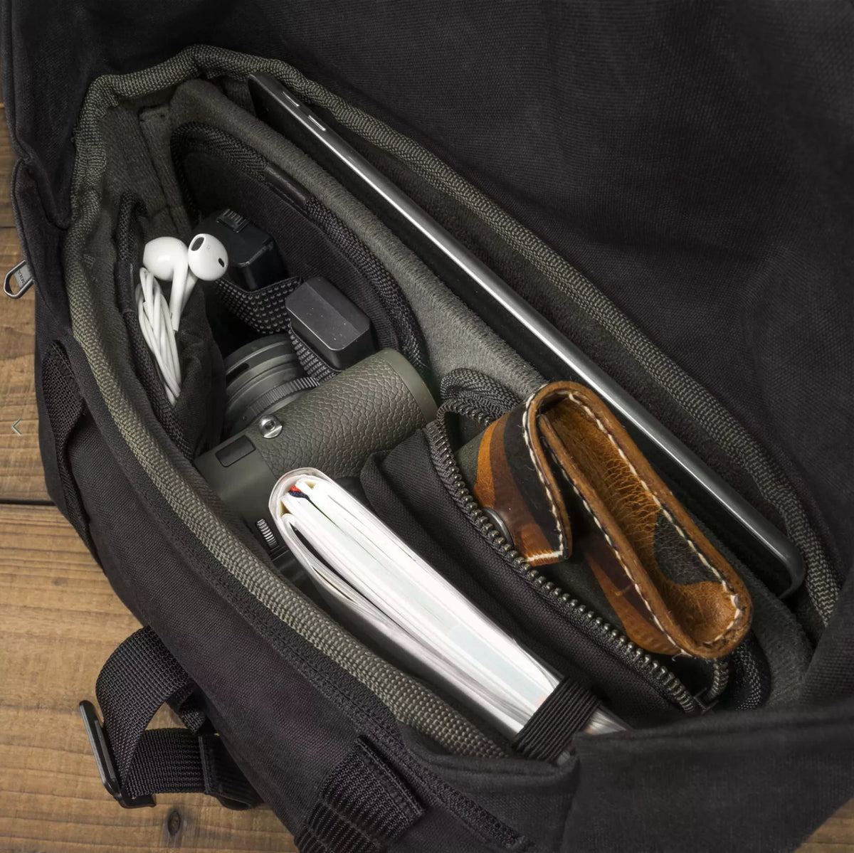 Pilot Travel Camera Bag 7 L