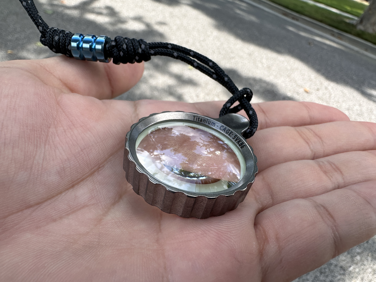 Titan Zoom Pocket Magnifier