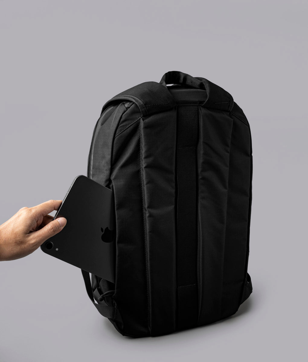 Essential 16 L - Reppu