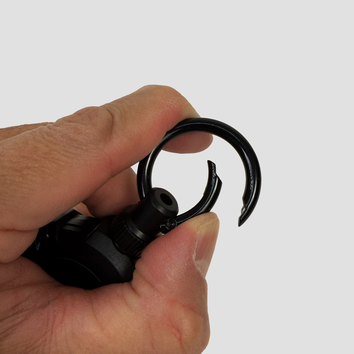 BASI[X]™ Nova Carabiner
