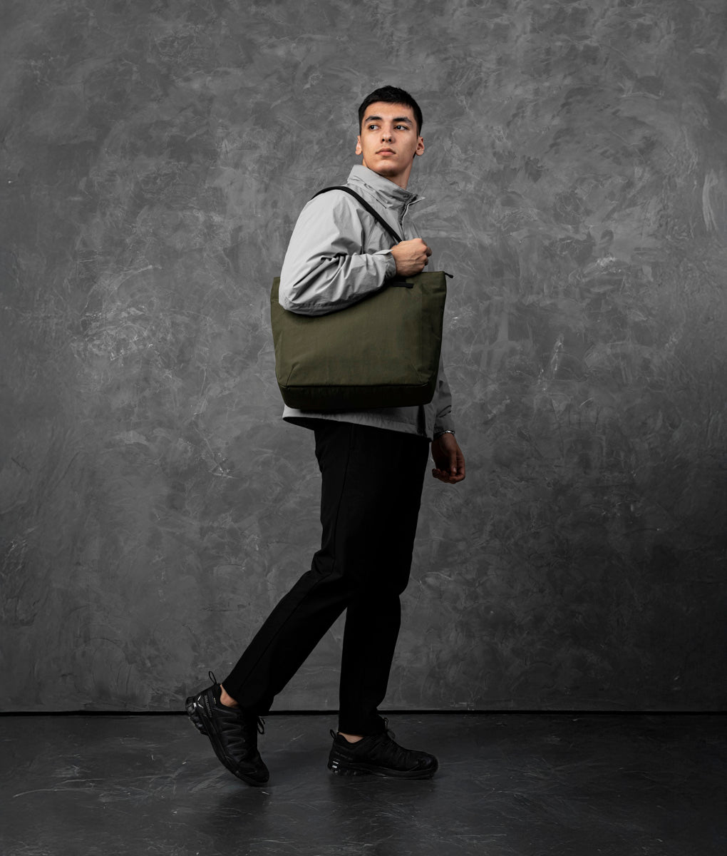 Flight Tote