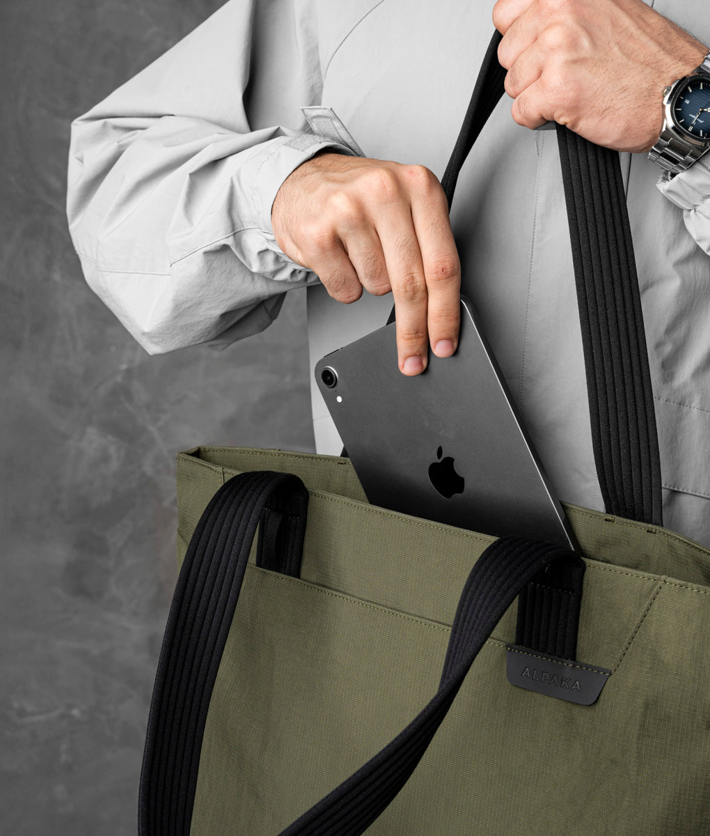 Flight Tote