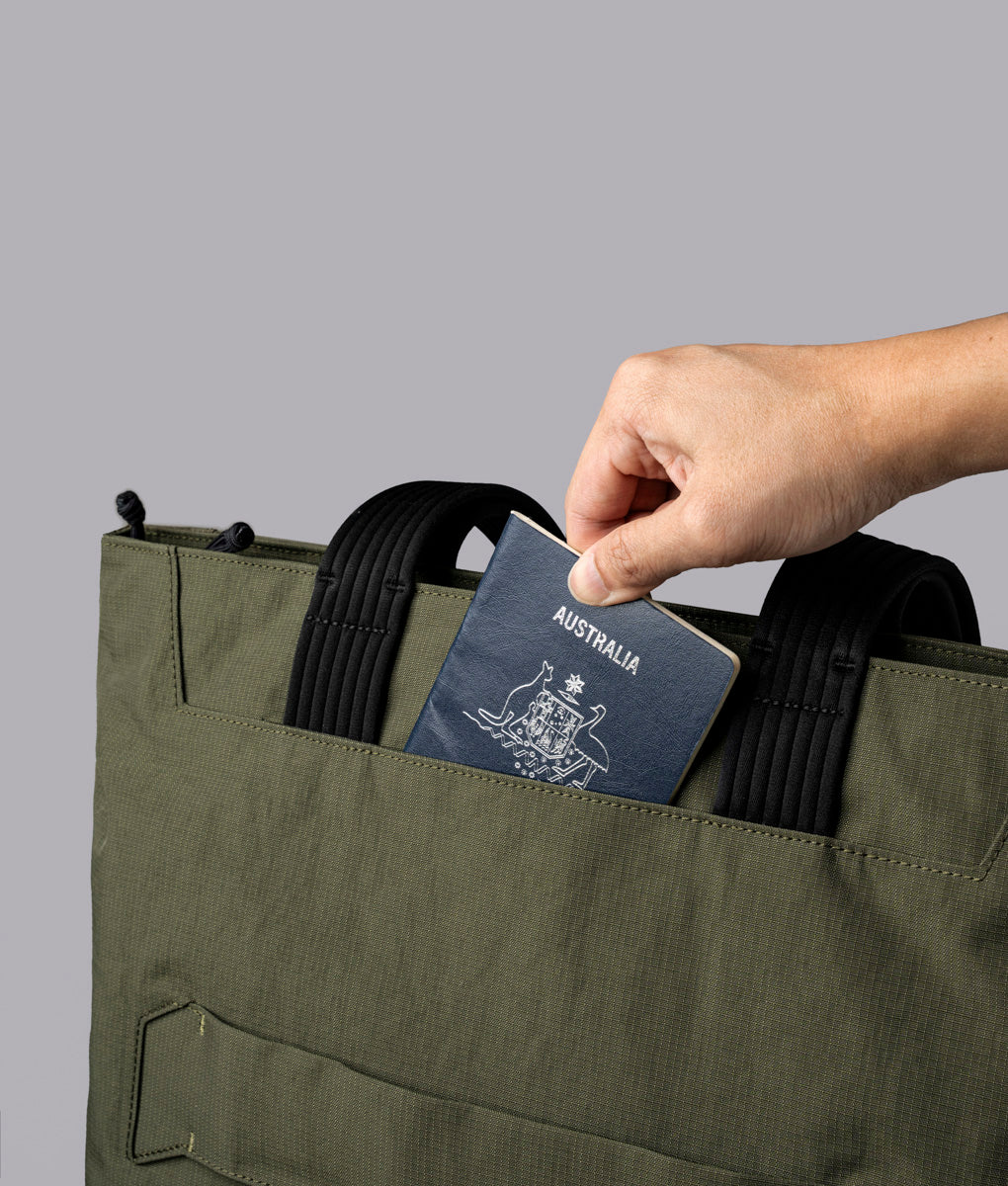 Flight Tote