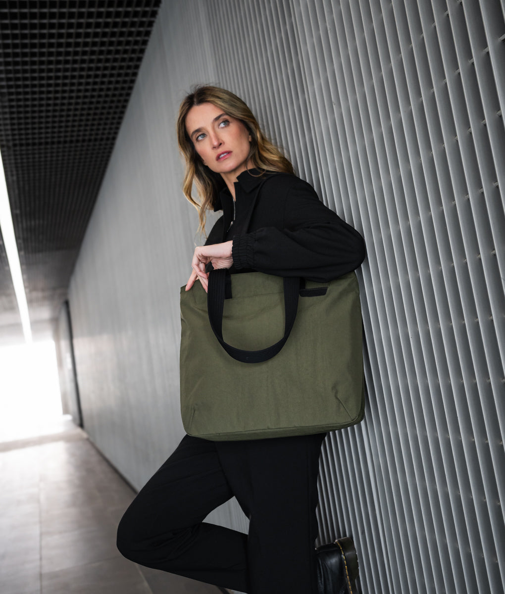 Flight Tote