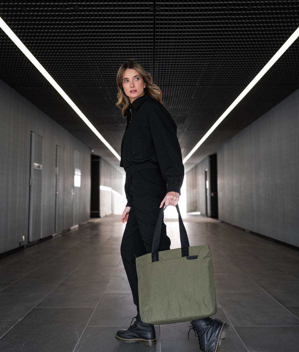 Flight Tote