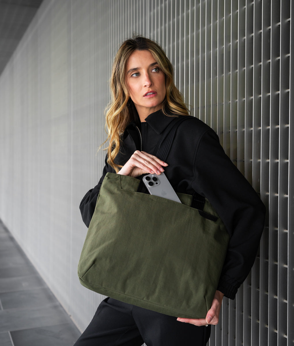 Flight Tote