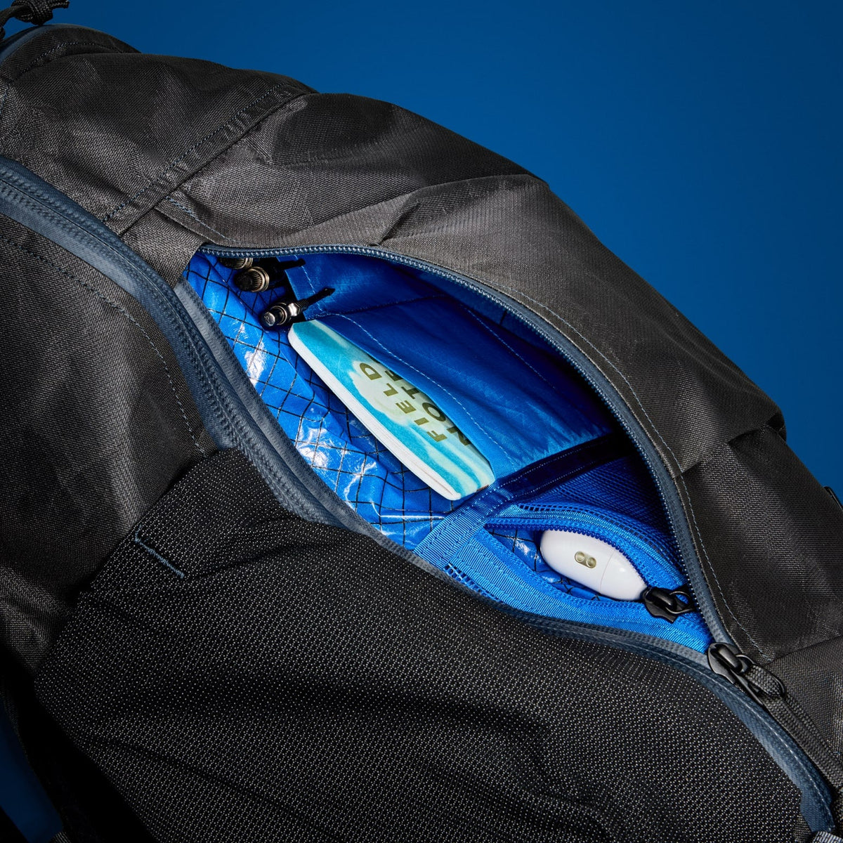 Mountain Panel Loader 22 L Kludde Edition