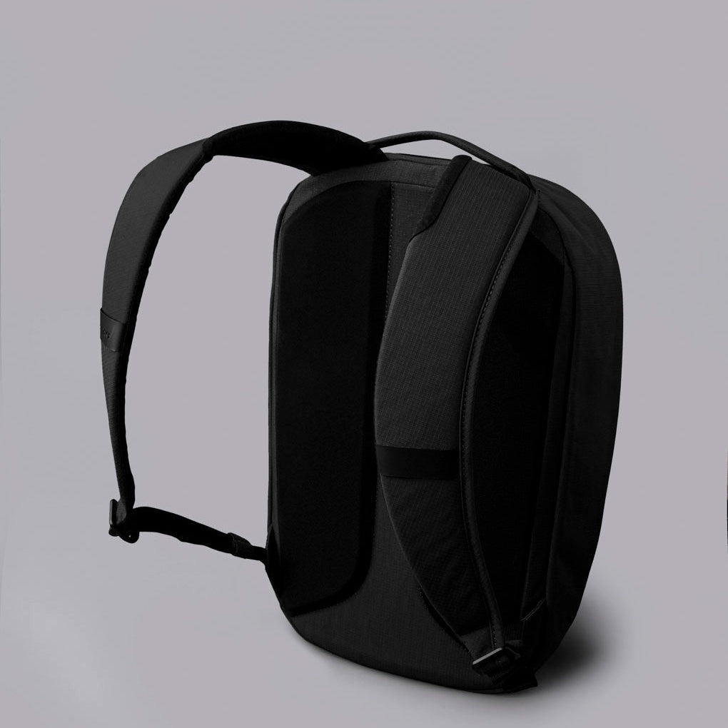 MetroBackpackAxoflux400DBlack_0006_edited.jpg