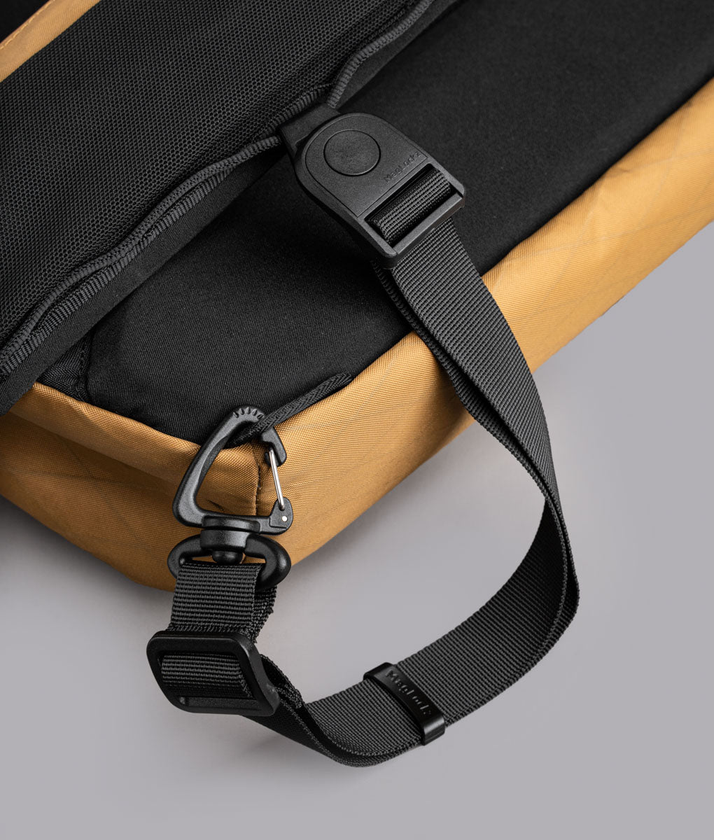 Metro Crossbody