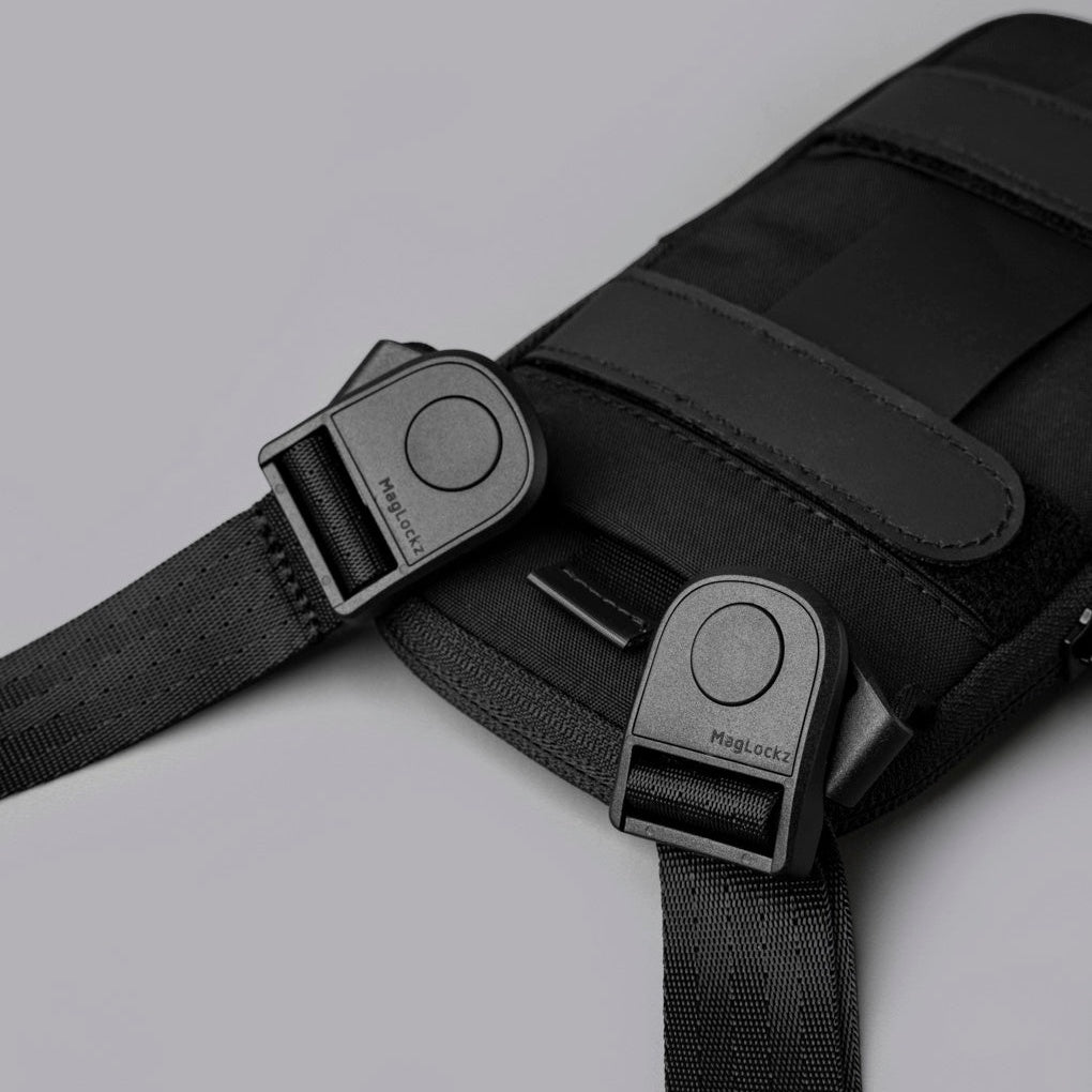 ModularShoulderPocketSlimAxoflux400DBlack_WashedNylon__0011_edited.jpg