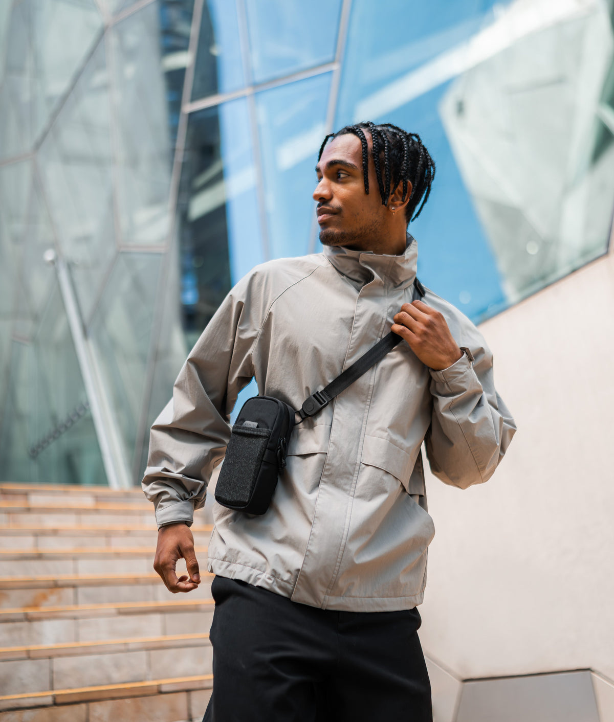 Modular_Shoulder_Pocket_Black_Max_ORIGINAL_00.jpg