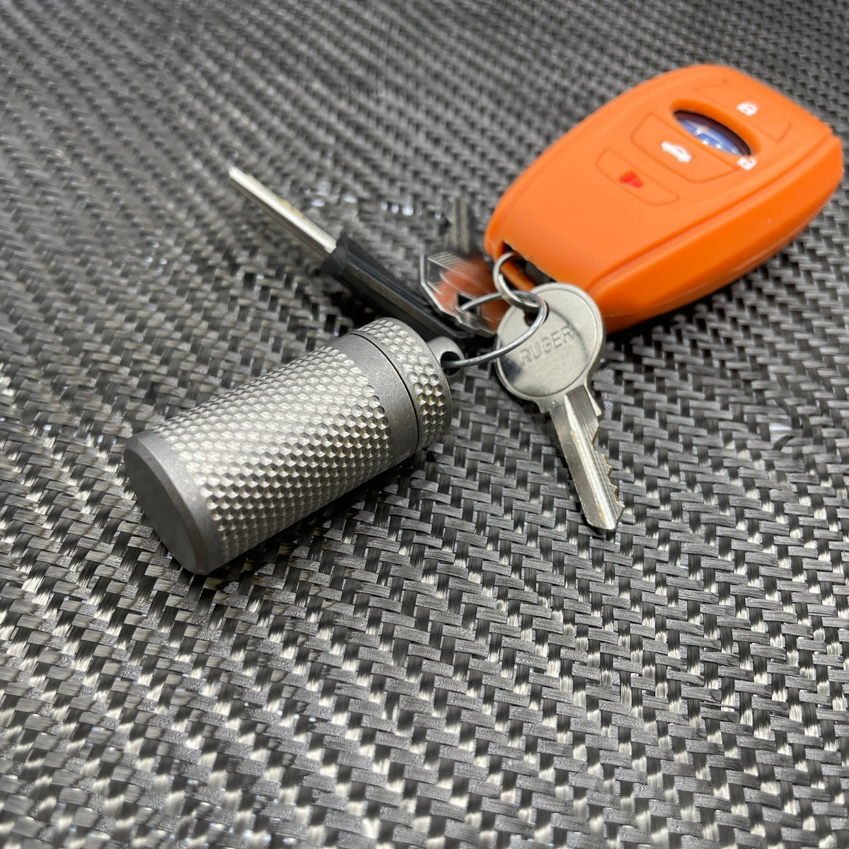 CountyComm Piccolo XL Titanium Vault (V2)