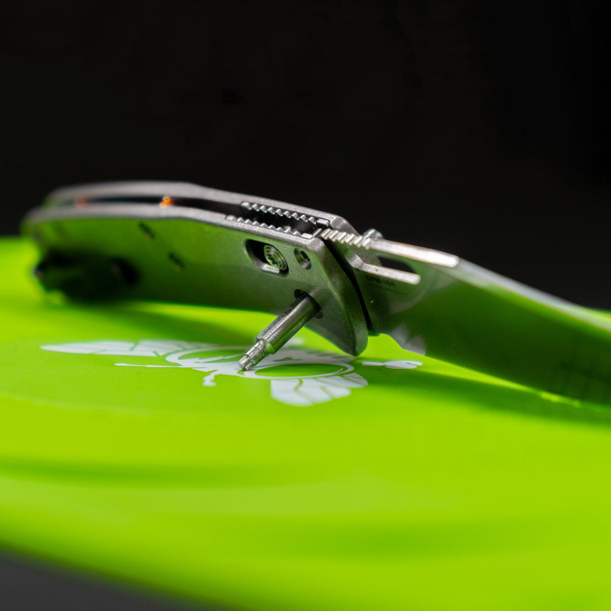 Flytanium Benchmade Pivot Tool
