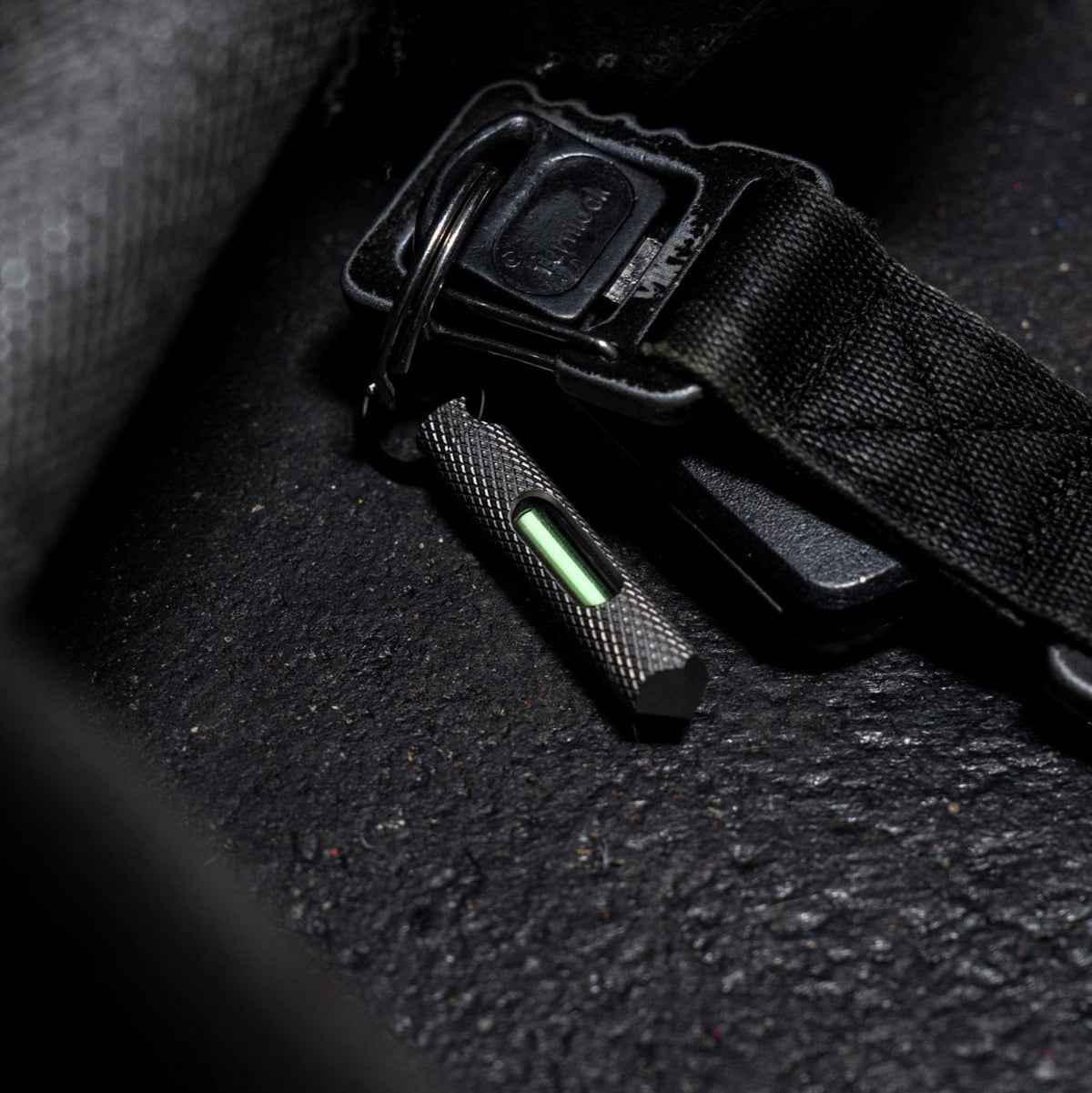 Knurled Glow Fob Titanium