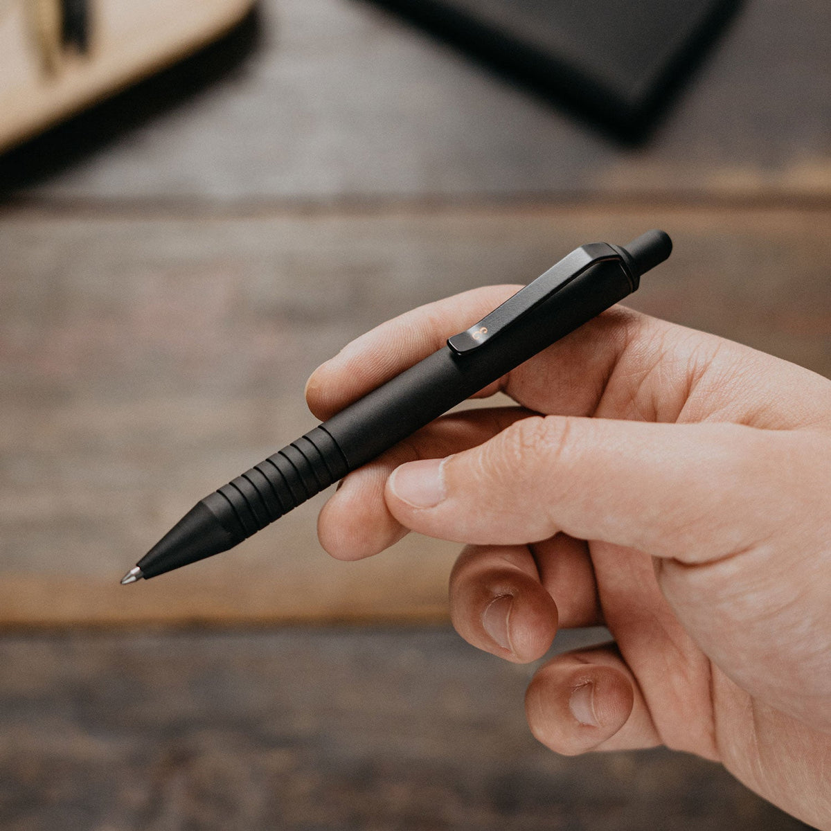 super-matte-black-grafton-pen-005.jpg